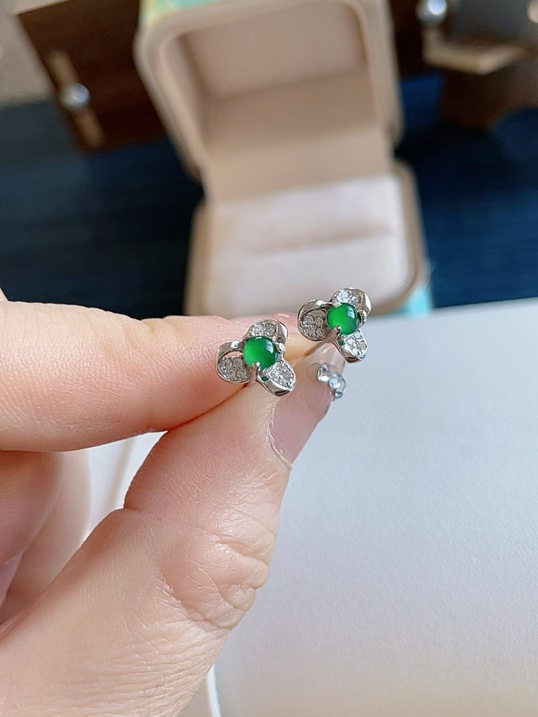 925 실버 천연 비취 스터드 귀걸이 · 원석 규격 4mm