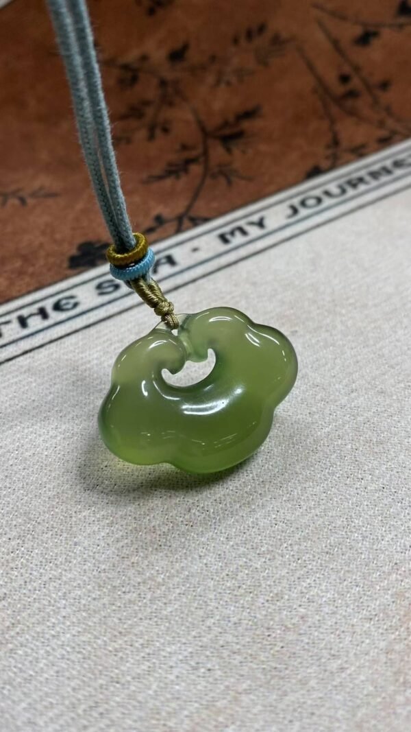 수옥 옥여의 펜던트 · 규격 30×21mm · 체인 포함