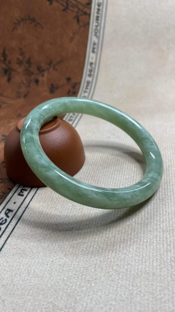 수옥 노유취 옥팔찌 60.3mm | 단면 10mm 통뱅글
