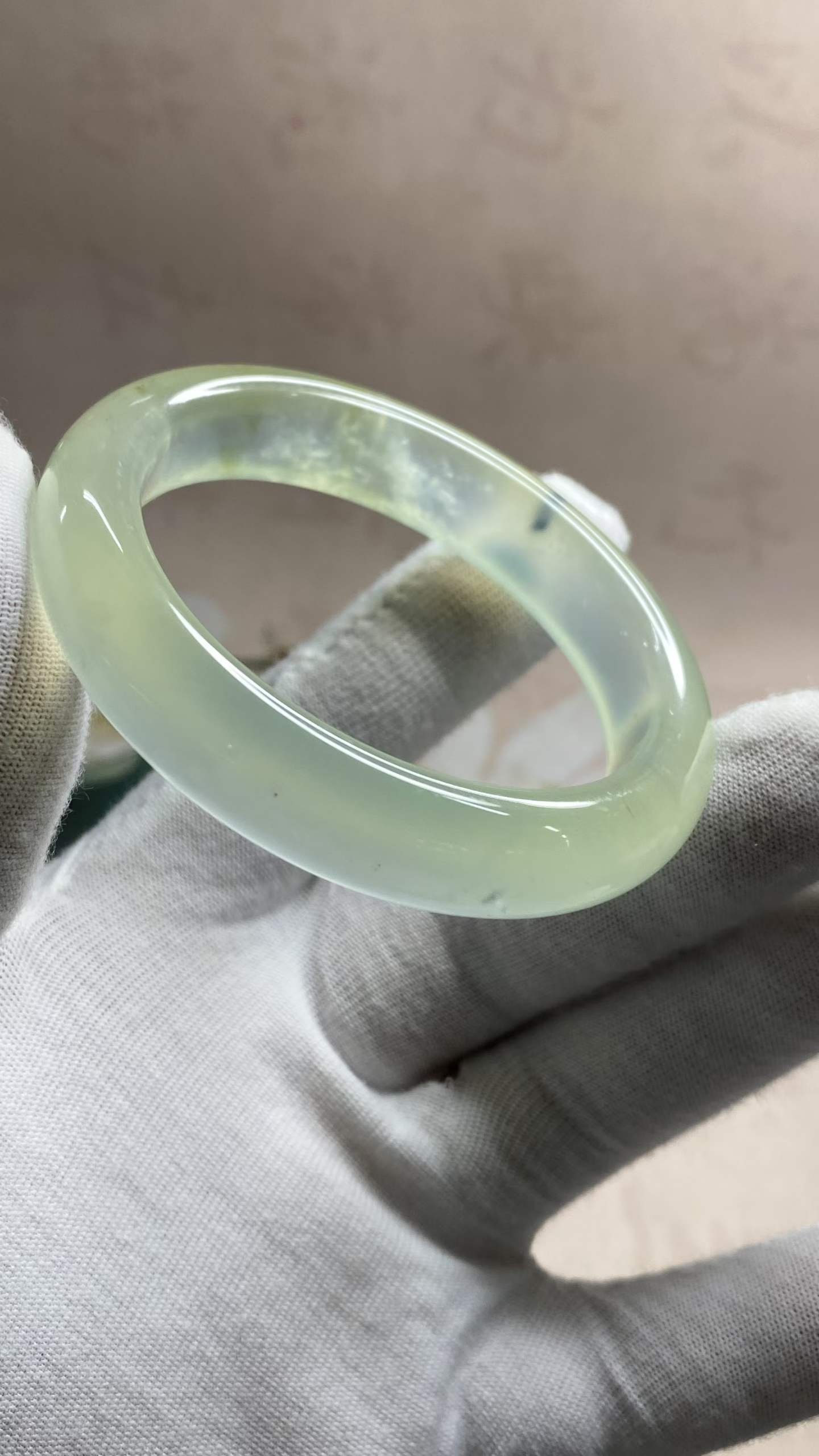 수옥 수묵 춘채 옥팔찌 54.3mm | 폭 12.6mm 통뱅글