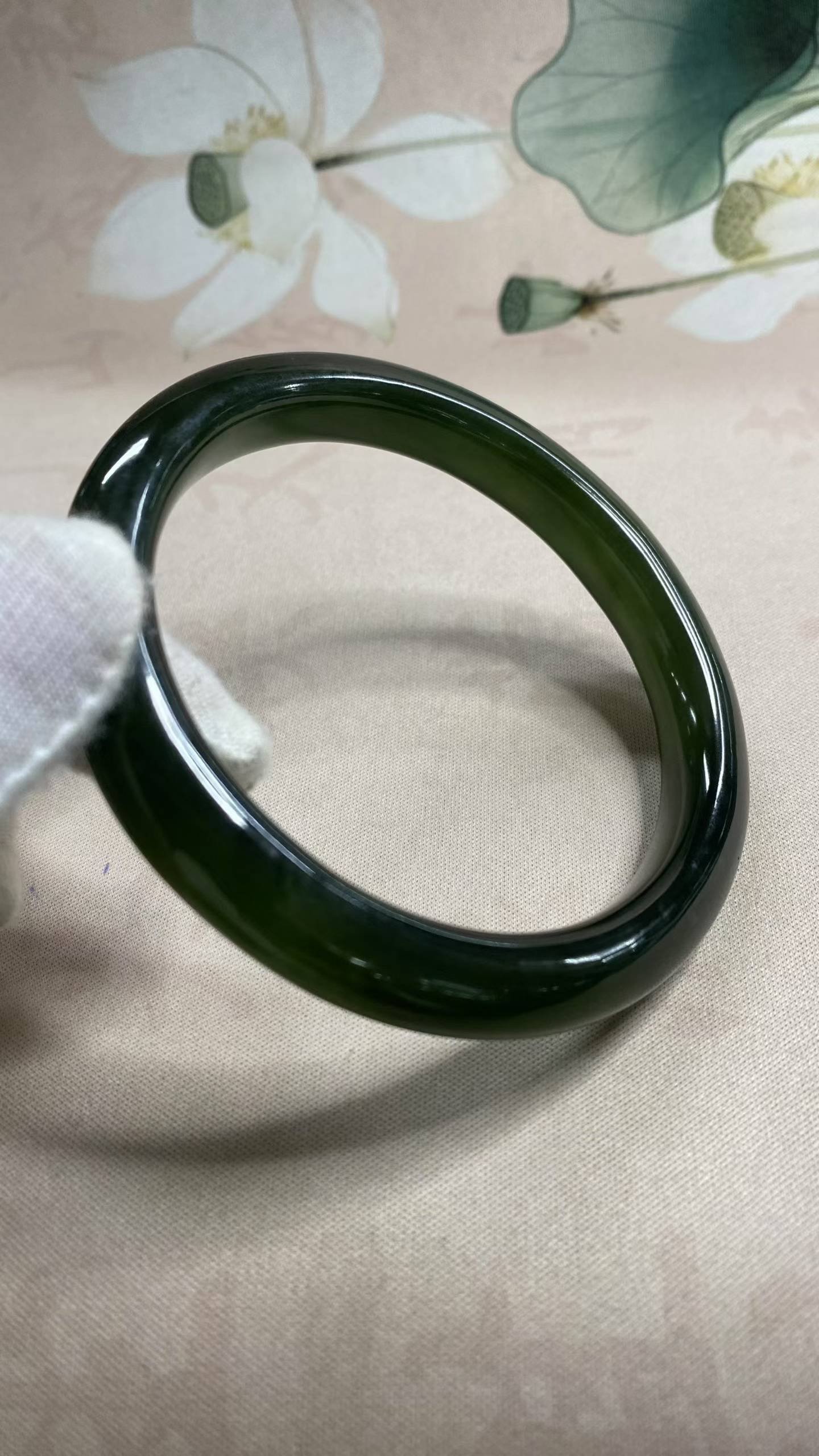 수옥 딥 그린 옥팔찌 66.3mm | 폭 11.2mm 통뱅글