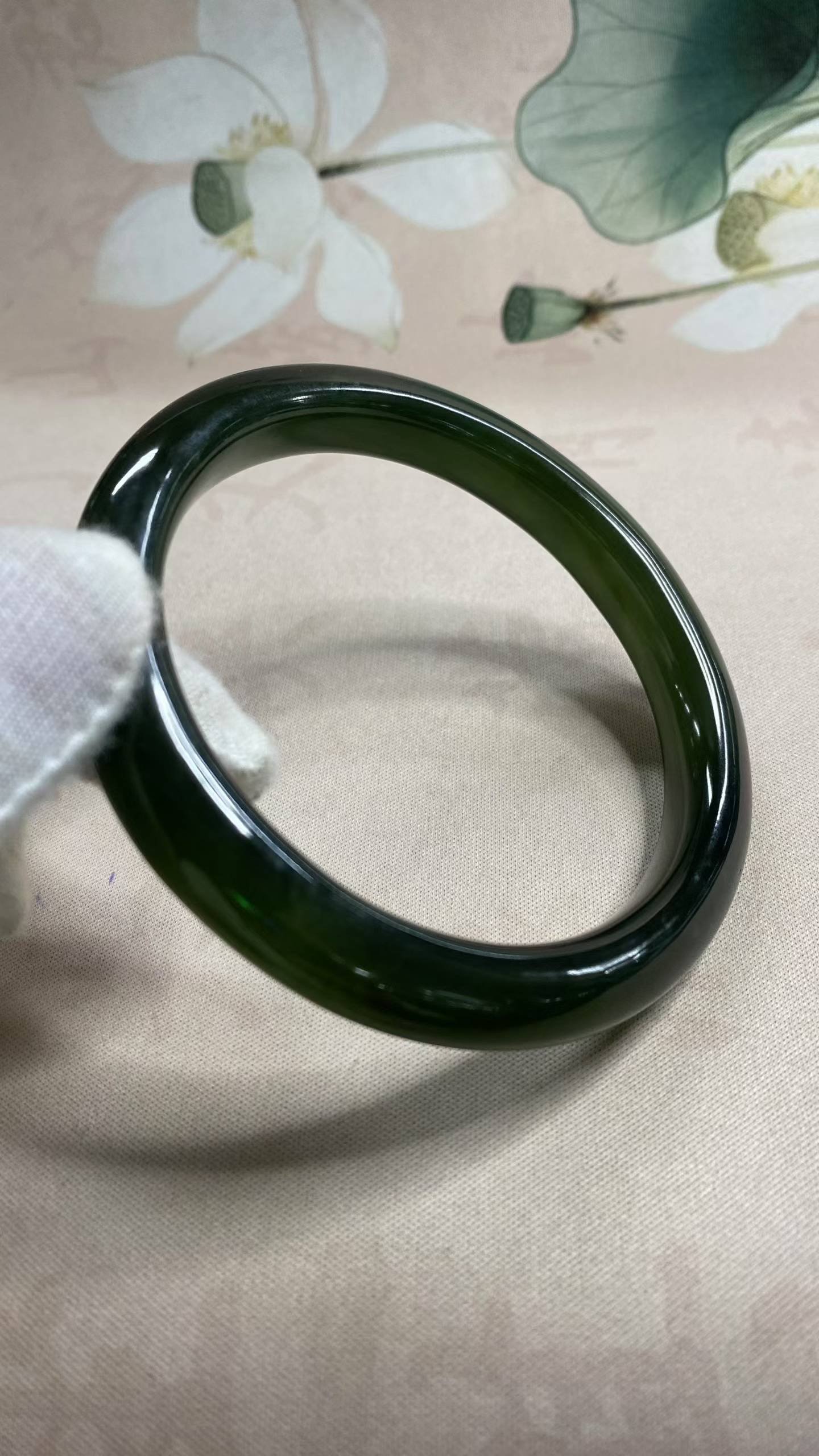 수옥 딥 그린 옥팔찌 66.3mm | 폭 11.2mm 통뱅글 - 이미지 3