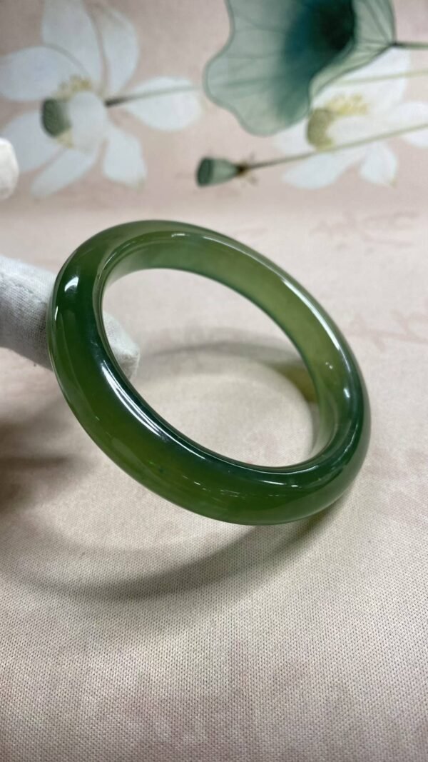 수옥 그린 무늬 옥팔찌 56.5mm | 폭 11.6mm 통뱅글