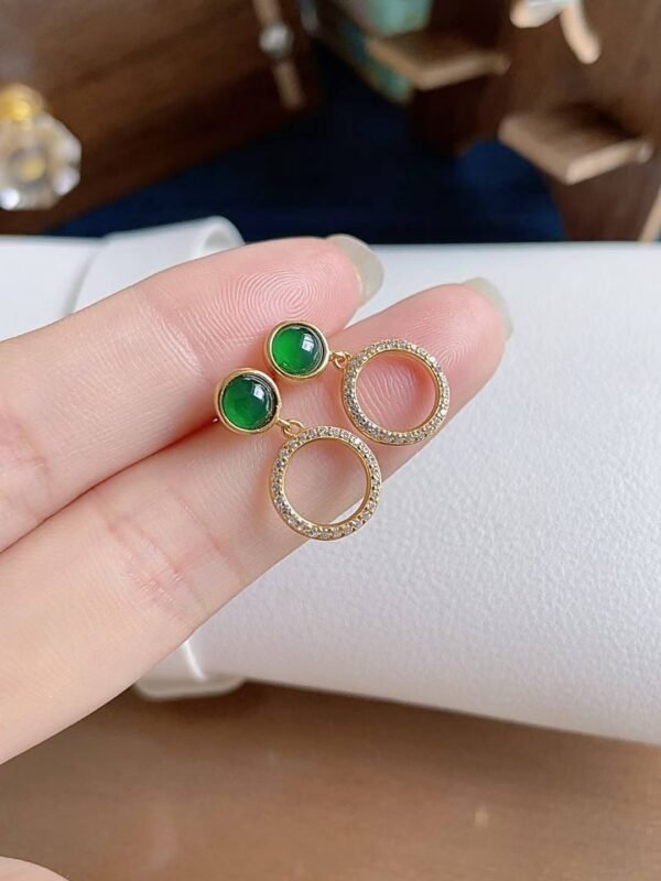 비취 스터드 귀걸이 · 원석 5mm · 전체 18×11mm
